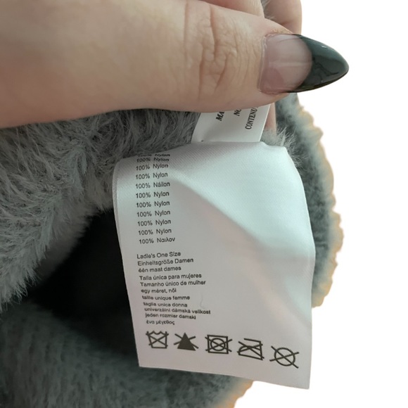 Soft Pom Pom Beanie - Picture 4 of 6